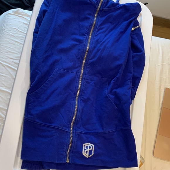 Born primitive Zip up hoodie - Picture 3 of 4